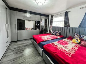 Bedroom 1- click for photo gallery